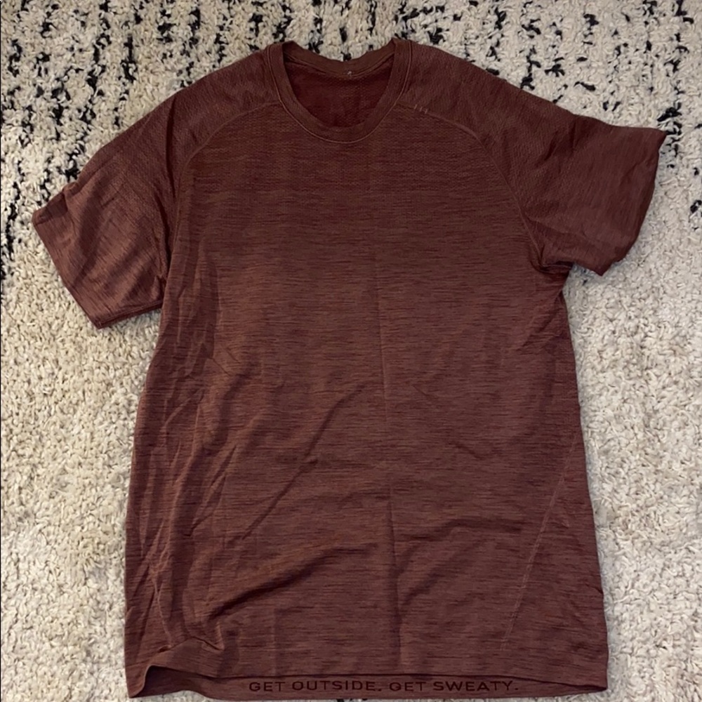 Men’s medium Lululemon shirt